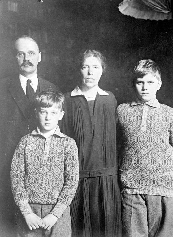 olga-aleksandrovna-sa-suprugom-i-nikolaj-kulikovski.jpg