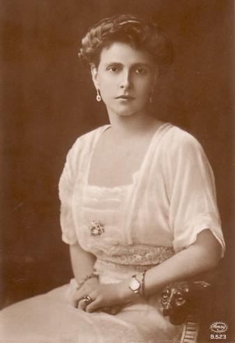 1885-alice.jpg