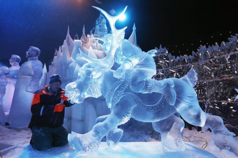 ledene-skulpture-volt-dizni.jpg