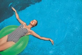 leto-stockphotosummervacationsbeautifulsexysmilingwomanwithperfectfitbodyhealthyskininswimwear401674897.jpg