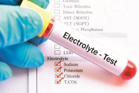elektroliti-stockphototesttubewithbloodsampleforelectrolytetesting1079579519.jpg