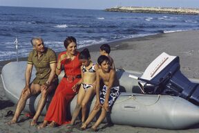 Mohamed Pahlavi i Farah Diba sa decom