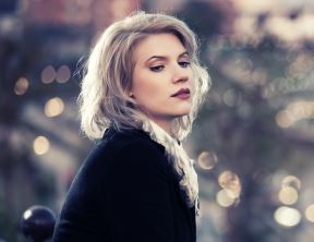 ozbiljna-zena-thinkstock.jpg