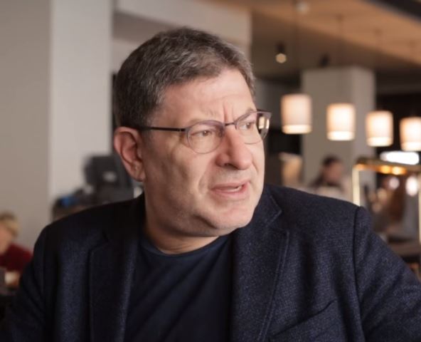 Mihail Labkovski u kafiću